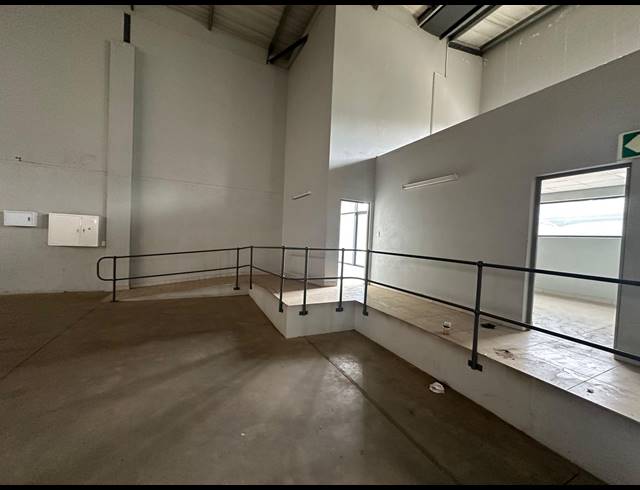2,145M² WAREHOUSE TO LET IN COSMO BUSINESS PARK